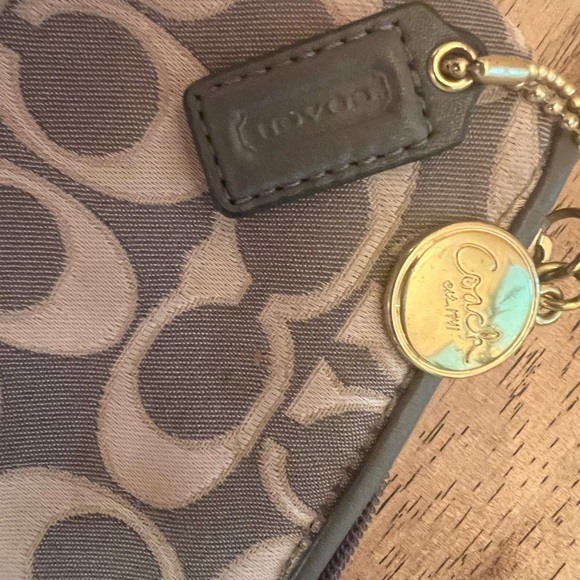 Coach signature wristlet - Picture 4 of 4
